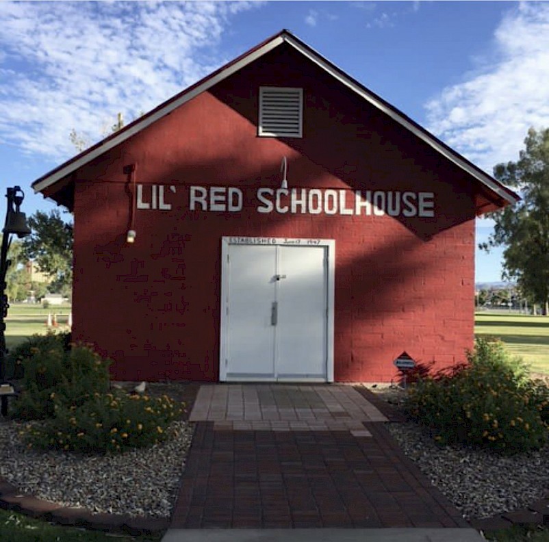 Lil Red Schoolhouse